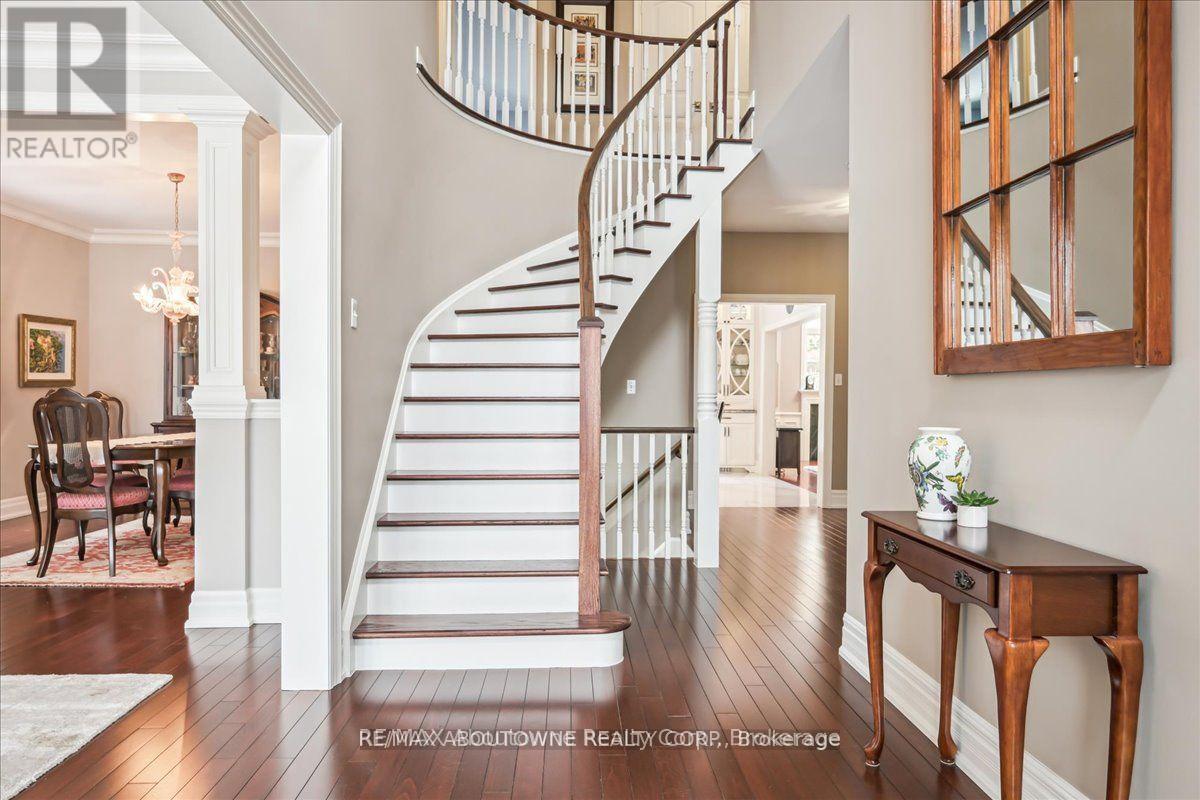 1426 Creekwood Trail S, Oakville, Ontario  L6H 6E6 - Photo 10 - W12080598