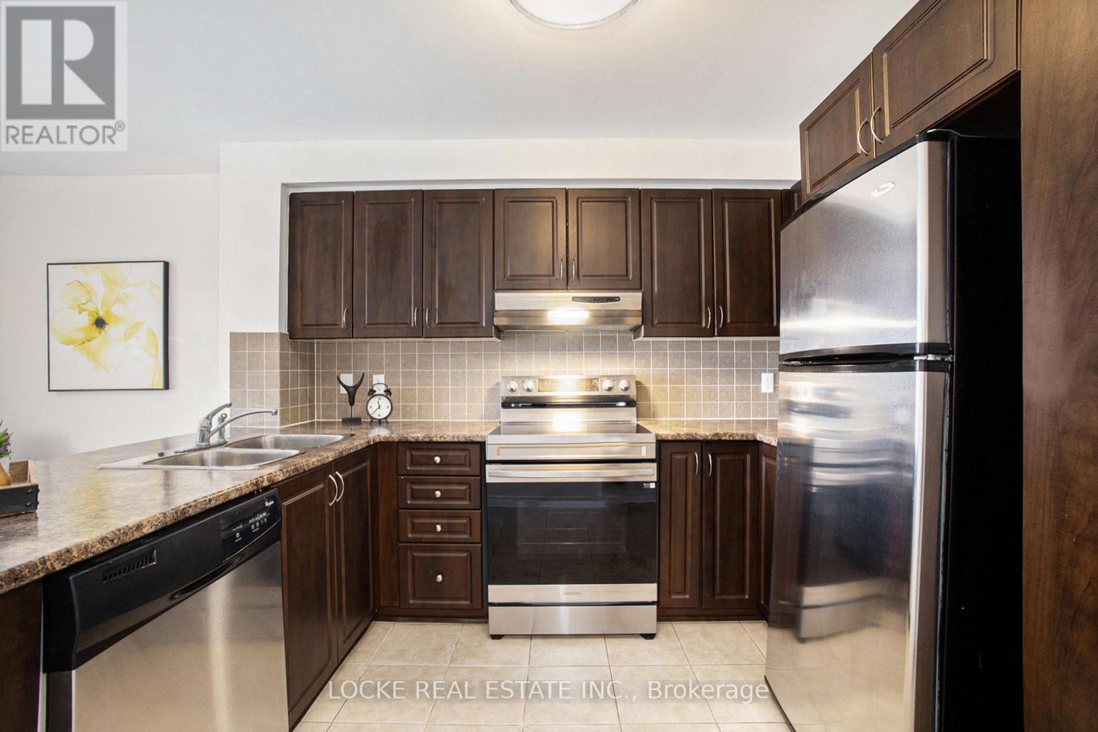 2411 Esprit Drive, Ottawa, Ontario  K4A 0T4 - Photo 13 - X12149204