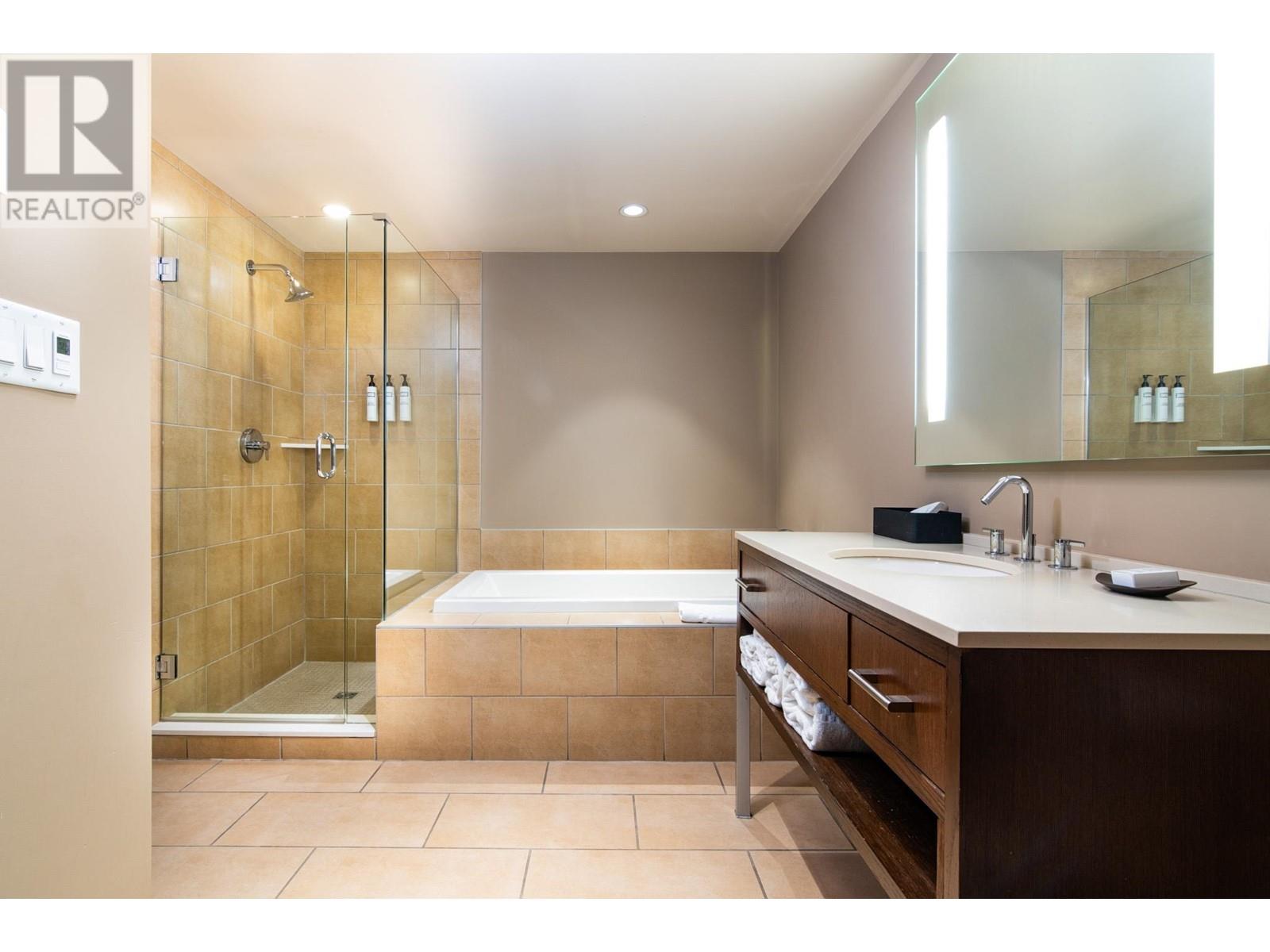 413d 2020 London Lane, Whistler, British Columbia  V0N 1B2 - Photo 14 - R3003070