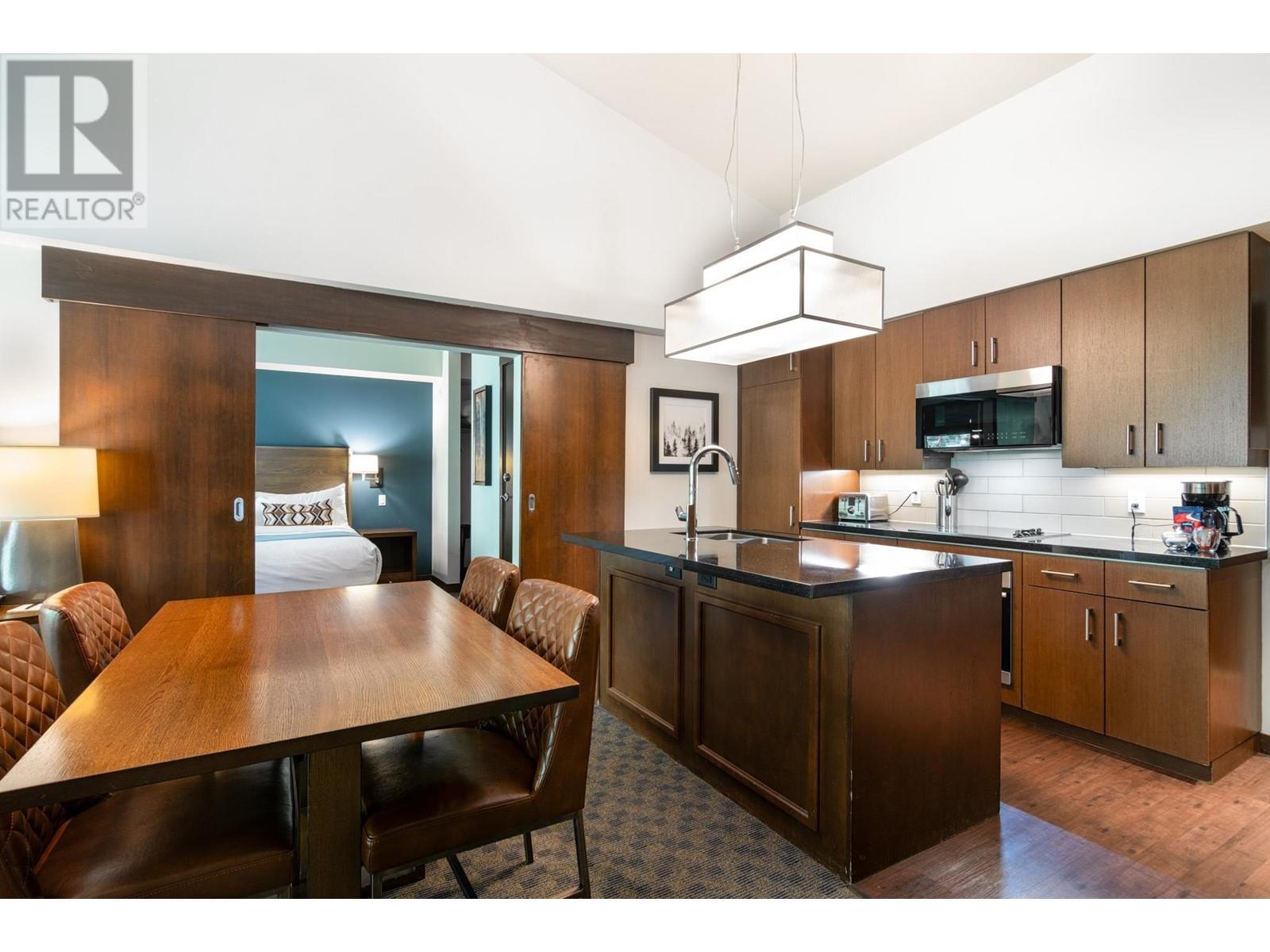 413d 2020 London Lane, Whistler, British Columbia  V0N 1B2 - Photo 8 - R3003070