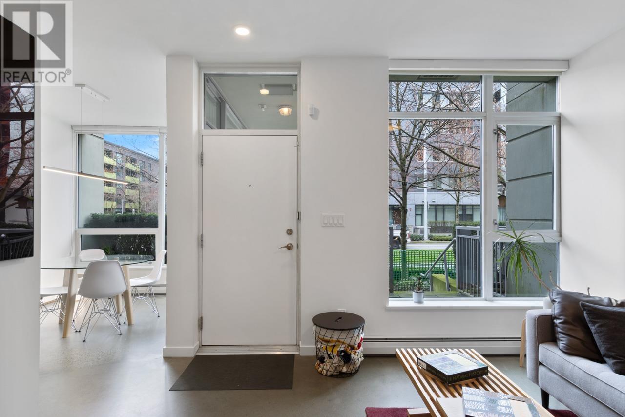 128 W 1st Avenue, Vancouver, British Columbia  V5Y 0H5 - Photo 2 - R3003080