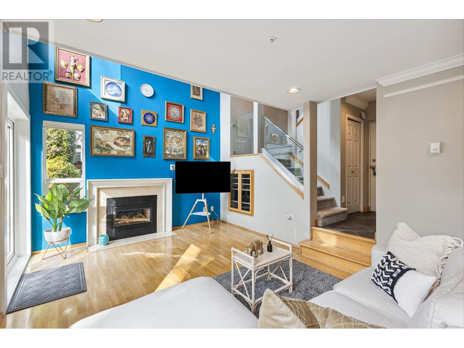 2342 W 6th Avenue, Vancouver, British Columbia  V6K 1V9 - Photo 1 - R3003101