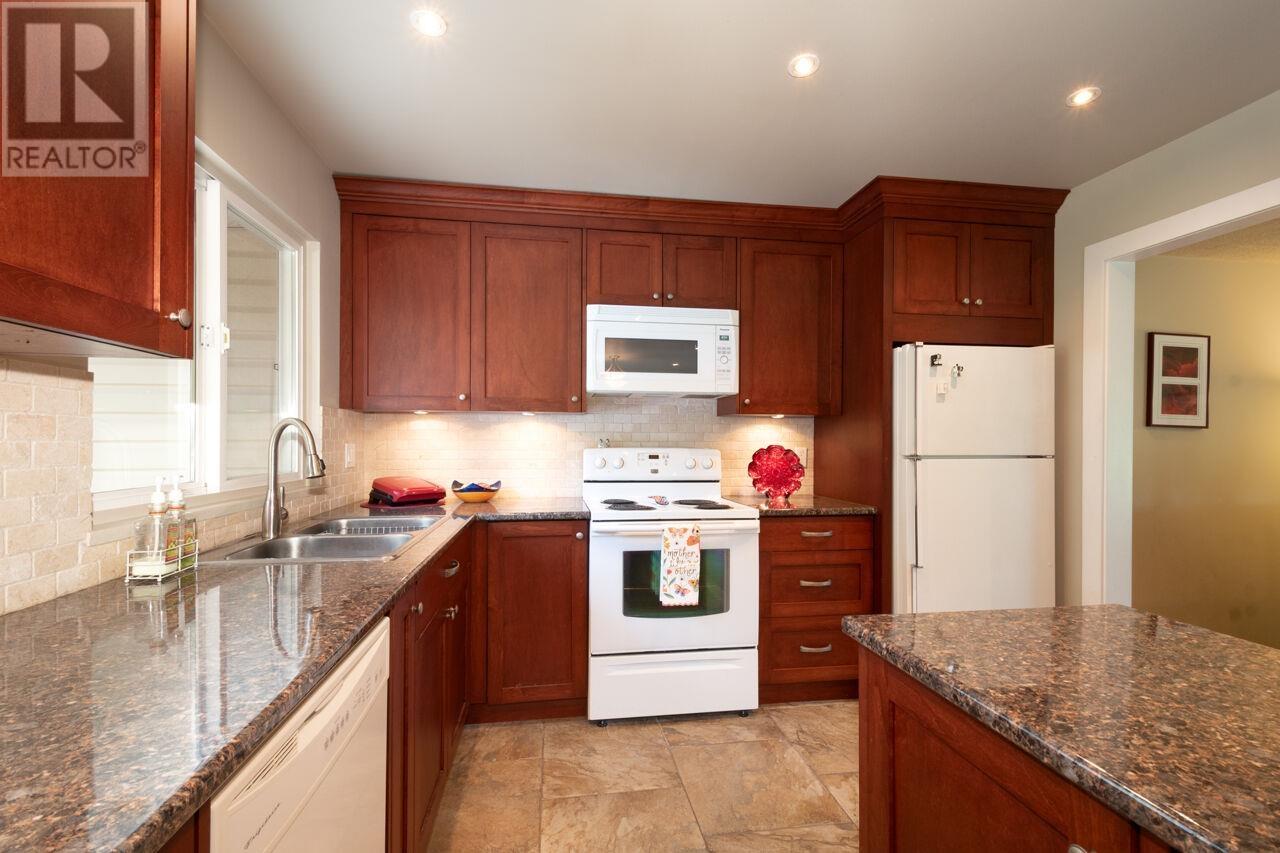 521 Chapman Avenue, Coquitlam, British Columbia  V3J 4A1 - Photo 16 - R3003098