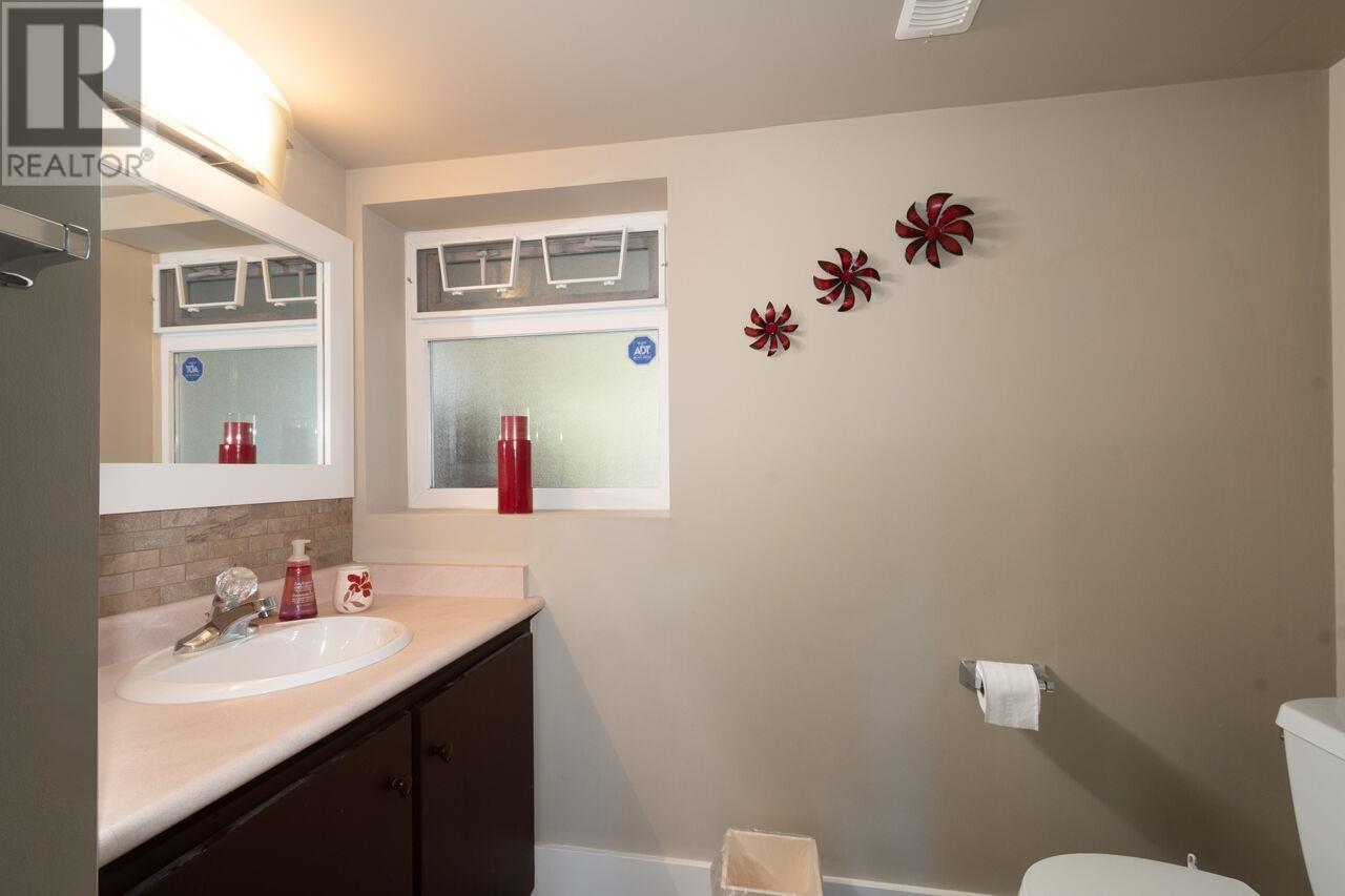 521 Chapman Avenue, Coquitlam, British Columbia  V3J 4A1 - Photo 32 - R3003098