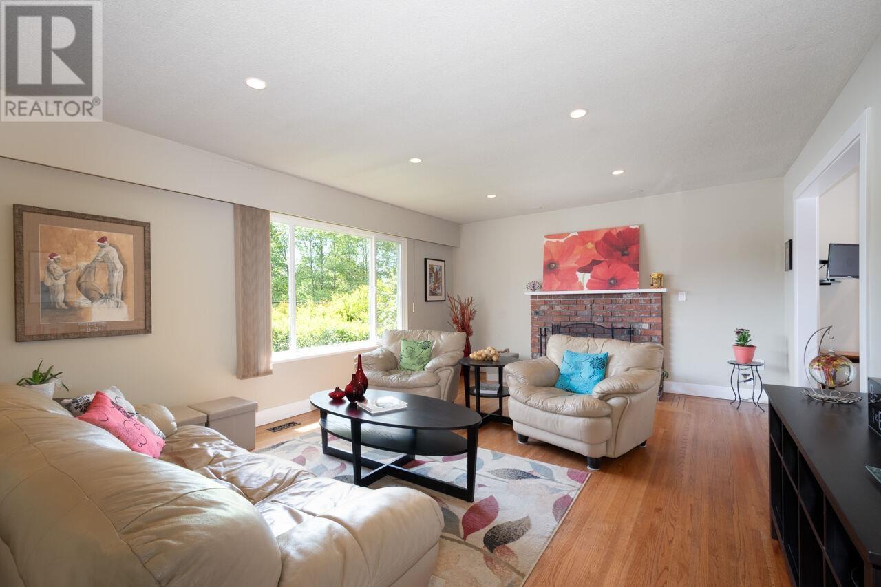 521 Chapman Avenue, Coquitlam, British Columbia  V3J 4A1 - Photo 6 - R3003098
