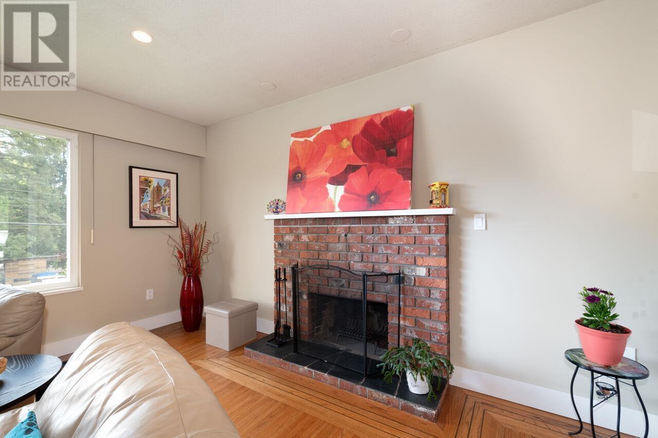 521 Chapman Avenue, Coquitlam, British Columbia  V3J 4A1 - Photo 7 - R3003098