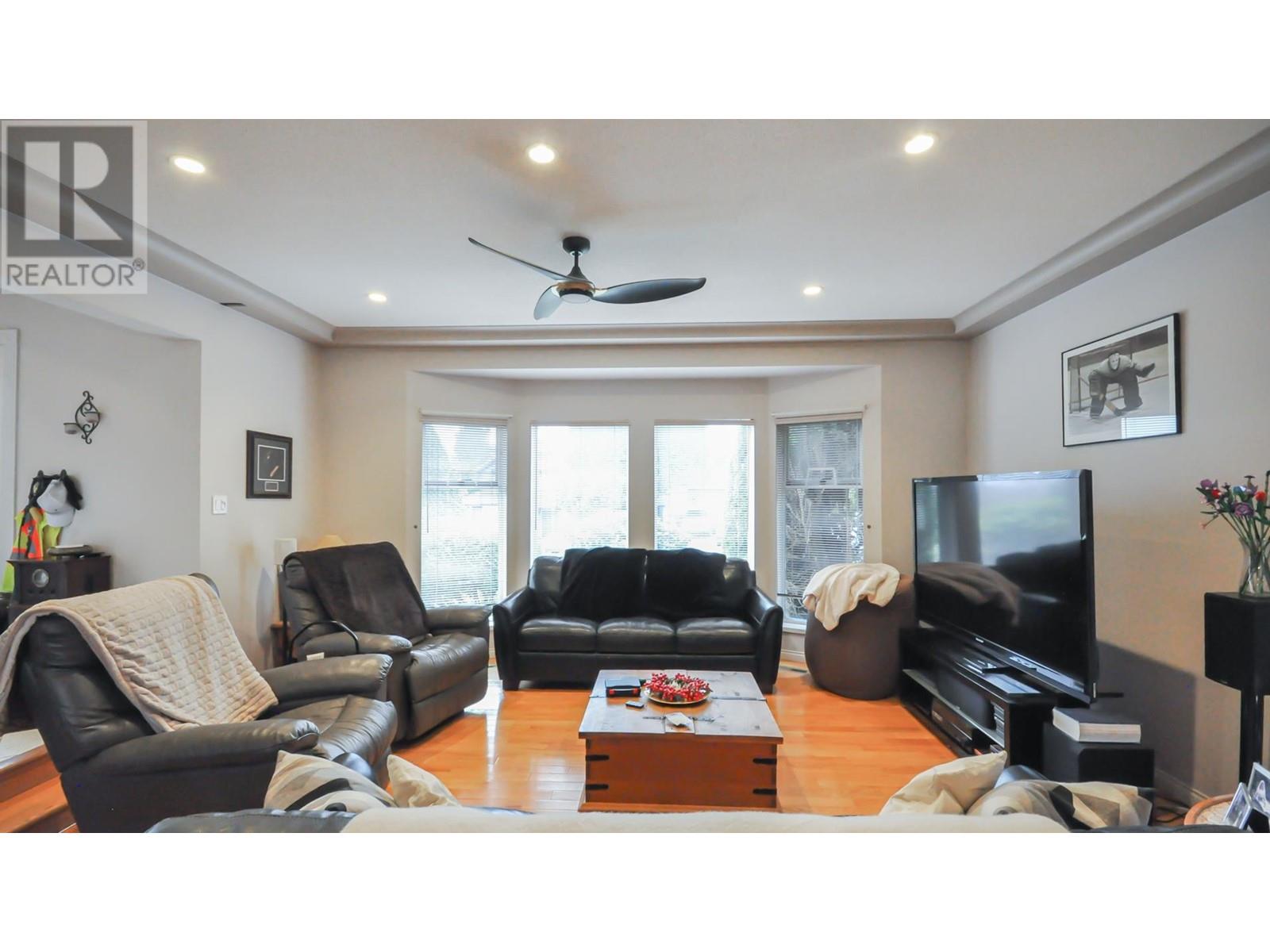 2215 Sorrento Drive, Coquitlam, British Columbia  V3K 6H6 - Photo 4 - R3003100