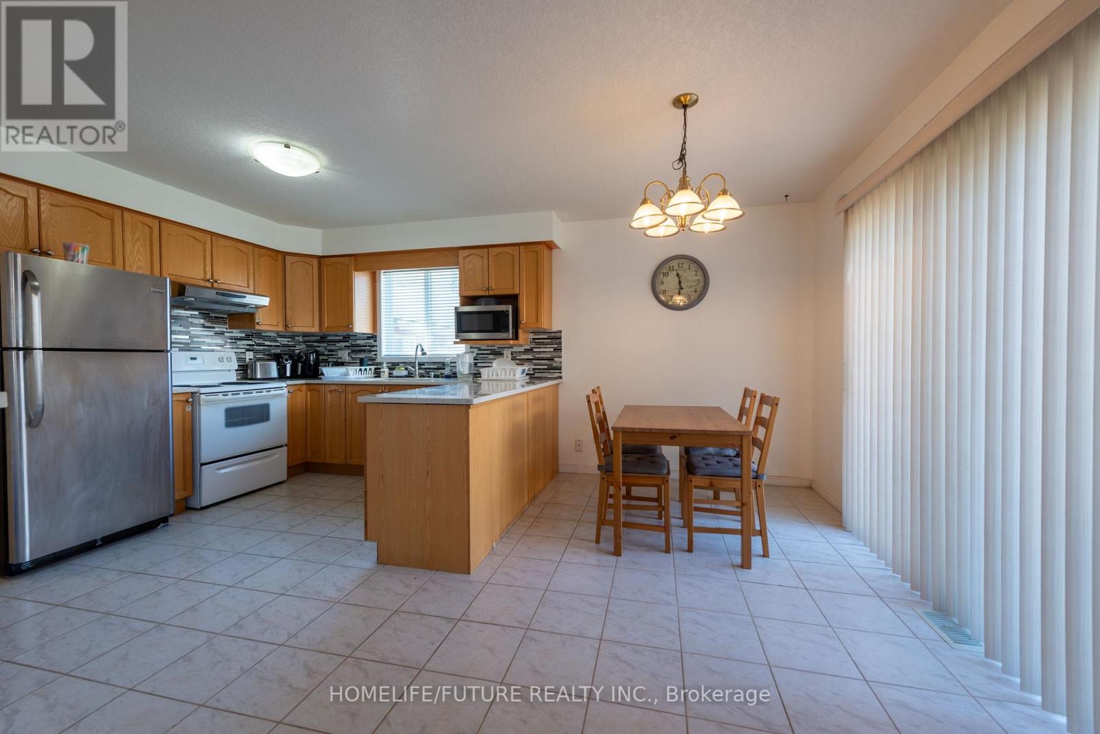 264 Holbeach Court, Waterloo, Ontario  N2J 4Y7 - Photo 15 - X12129056