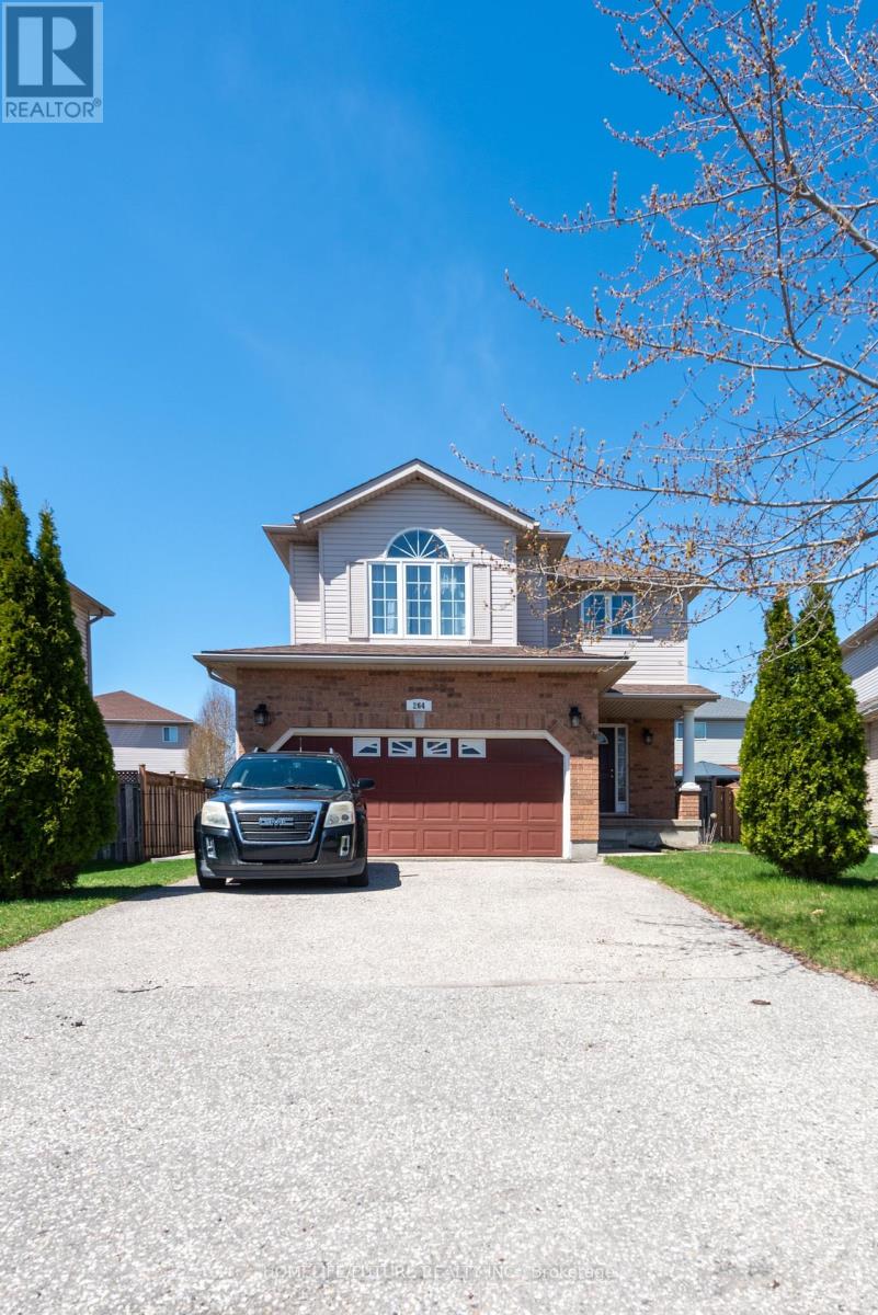 264 Holbeach Court, Waterloo, Ontario  N2J 4Y7 - Photo 2 - X12129056