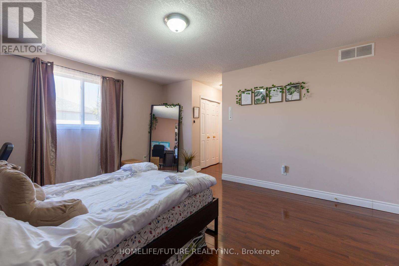 264 Holbeach Court, Waterloo, Ontario  N2J 4Y7 - Photo 31 - X12129056