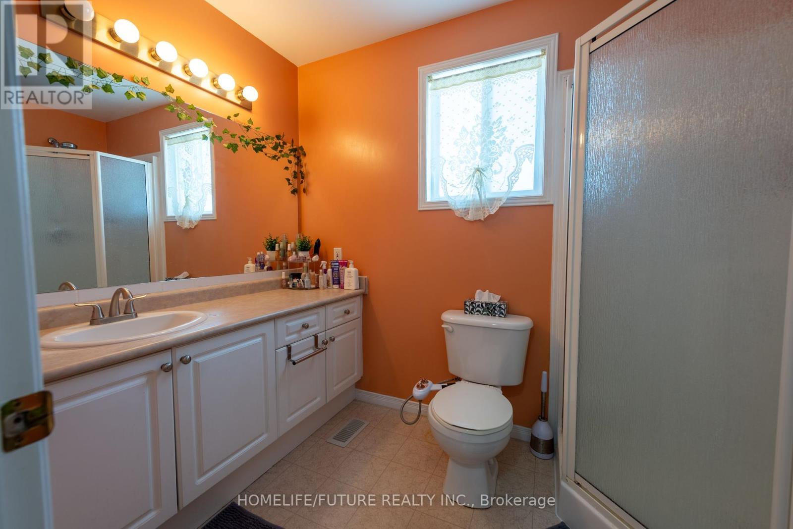 264 Holbeach Court, Waterloo, Ontario  N2J 4Y7 - Photo 33 - X12129056