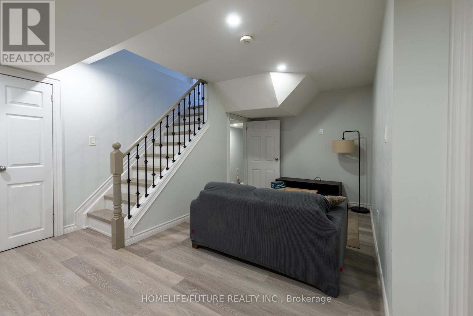264 Holbeach Court, Waterloo, Ontario  N2J 4Y7 - Photo 37 - X12129056