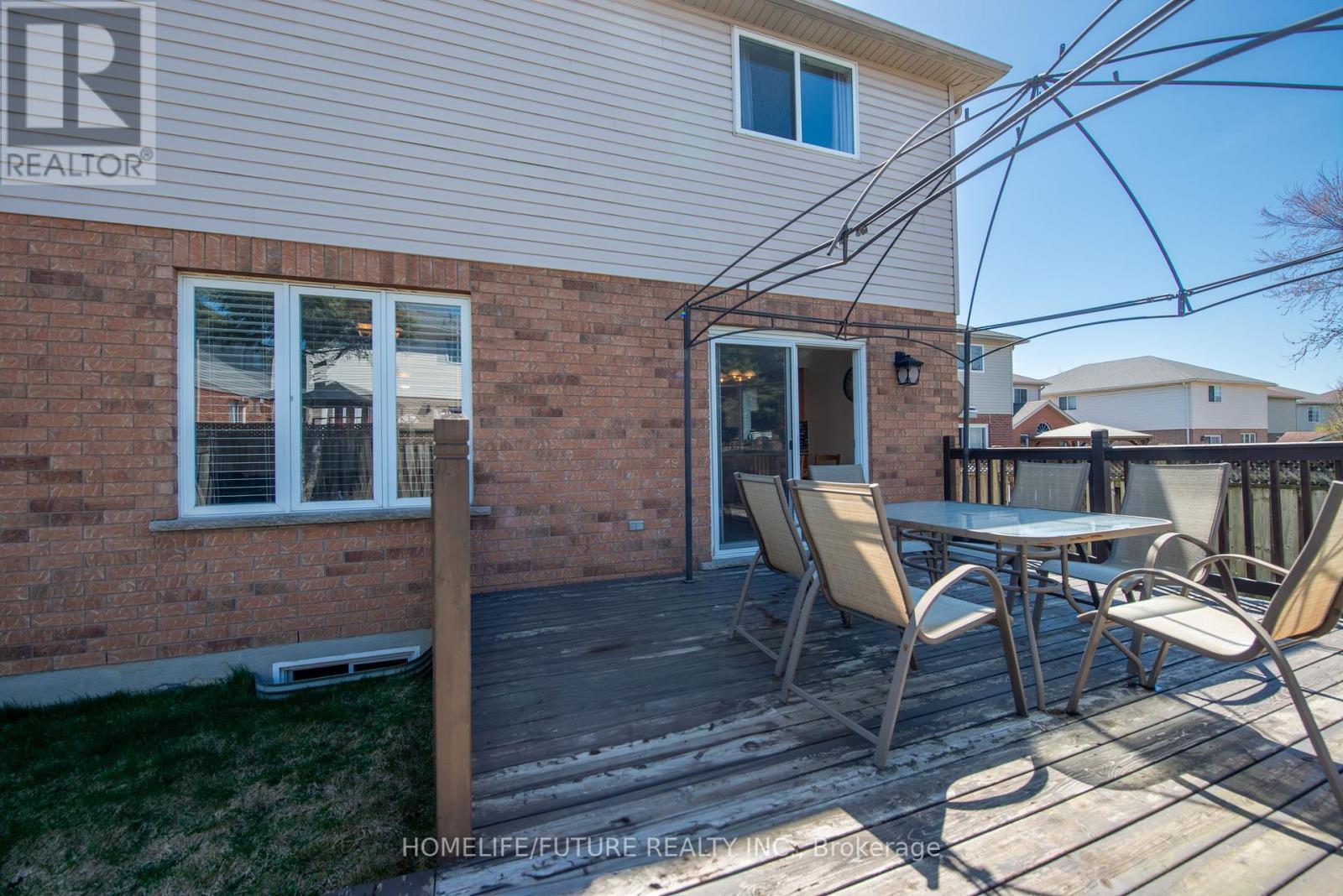 264 Holbeach Court, Waterloo, Ontario  N2J 4Y7 - Photo 20 - X12129056