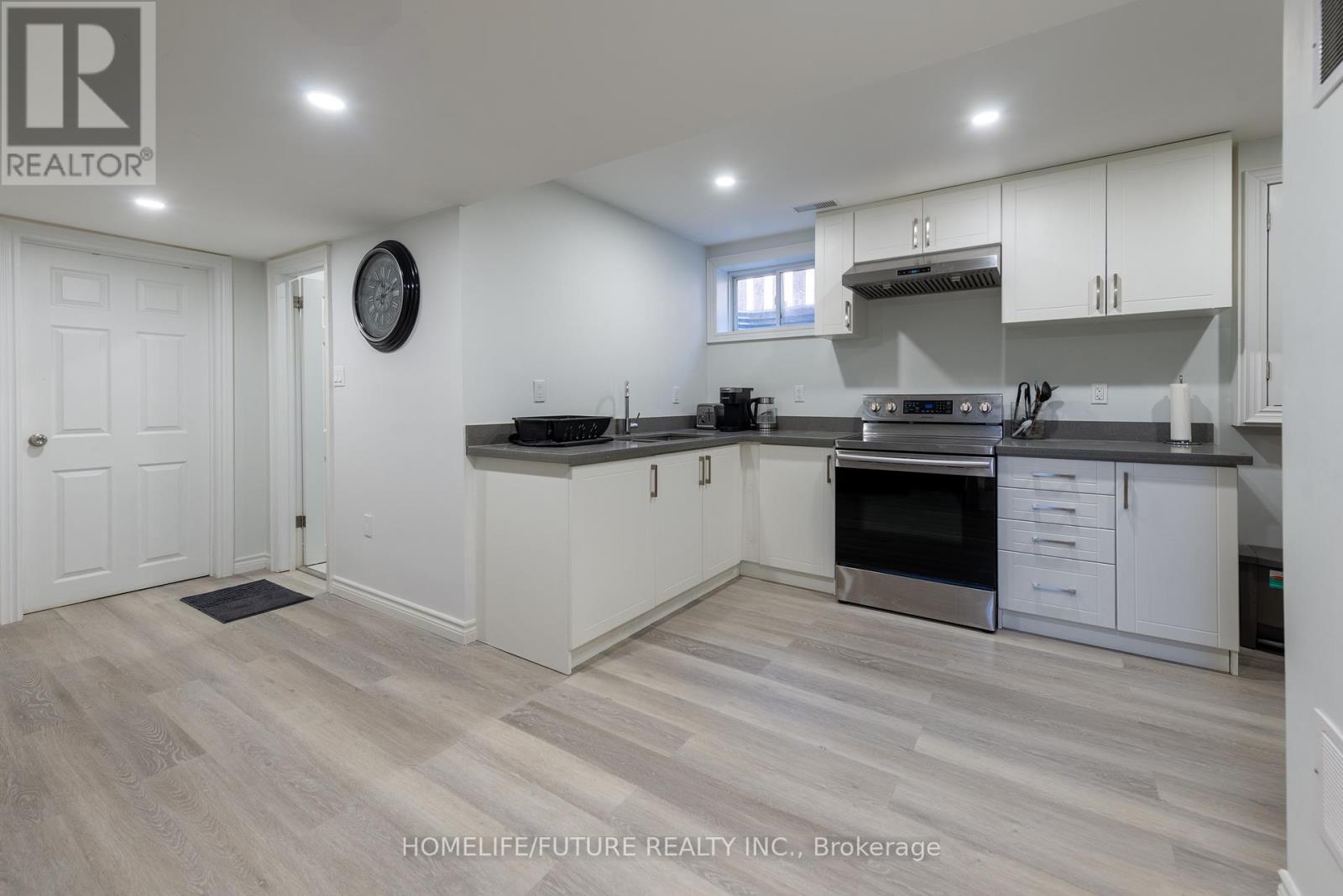 264 Holbeach Court, Waterloo, Ontario  N2J 4Y7 - Photo 36 - X12129056