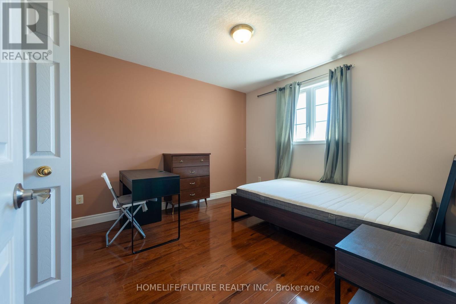 264 Holbeach Court, Waterloo, Ontario  N2J 4Y7 - Photo 34 - X12129056