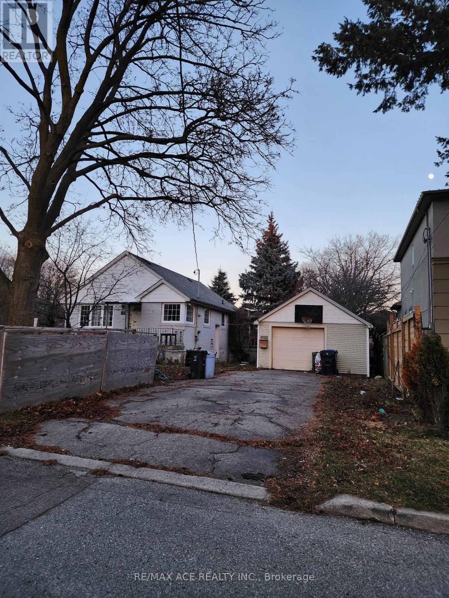 57 Eastville Avenue, Toronto, Ontario  M1M 2N6 - Photo 8 - E12149202