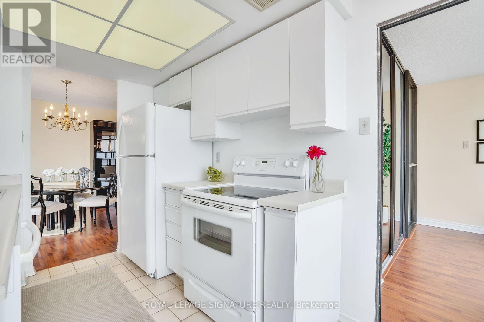 903 - 7440 Bathurst Street, Vaughan, Ontario  L4J 7K8 - Photo 15 - N12149208