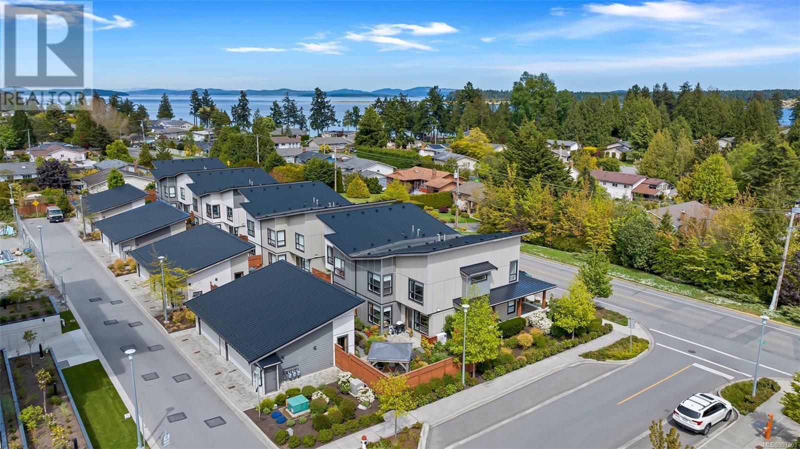 7924 Lochside Dr, Central Saanich, British Columbia  V8M 0B9 - Photo 3 - 997503