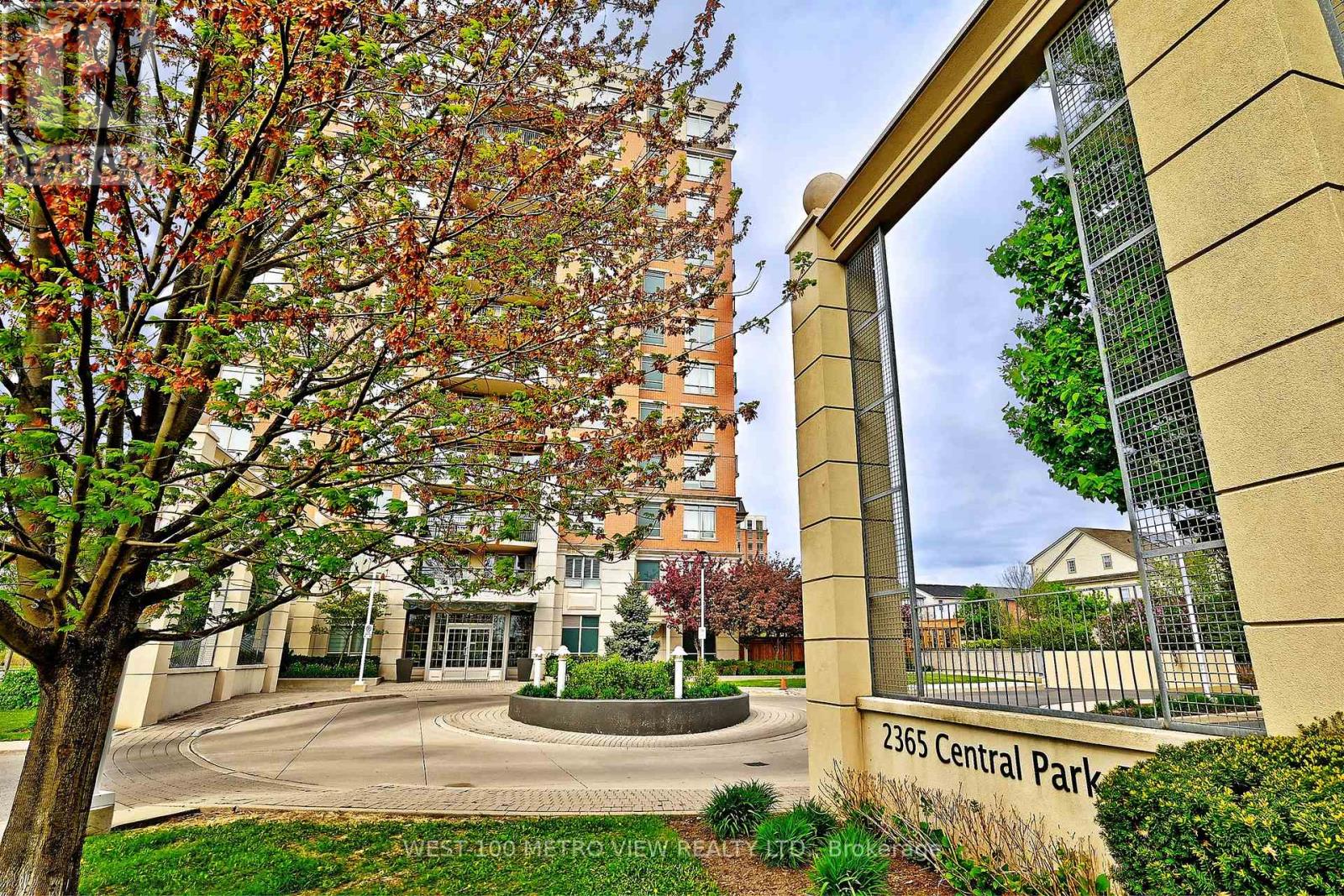 1104 - 2365 Central Park Drive, Oakville, Ontario  L6H 0C7 - Photo 2 - W12149214