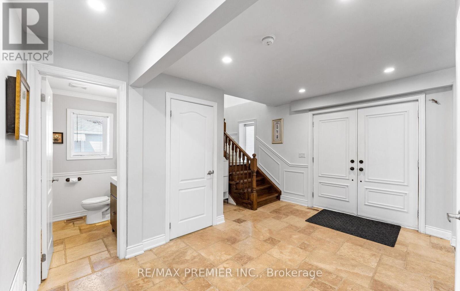 21 Yvonne Avenue, Toronto (Downsview-Roding-Cfb), Ontario  M3L 1C8 - Photo 14 - W12149219