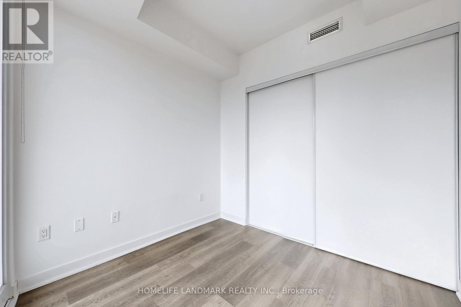 901 - 3900 Confederation Parkway, Mississauga, Ontario  L5B 0M3 - Photo 15 - W12097557