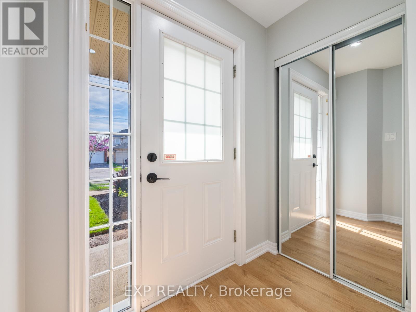 Property at 494 DOON DRIVE S image 4