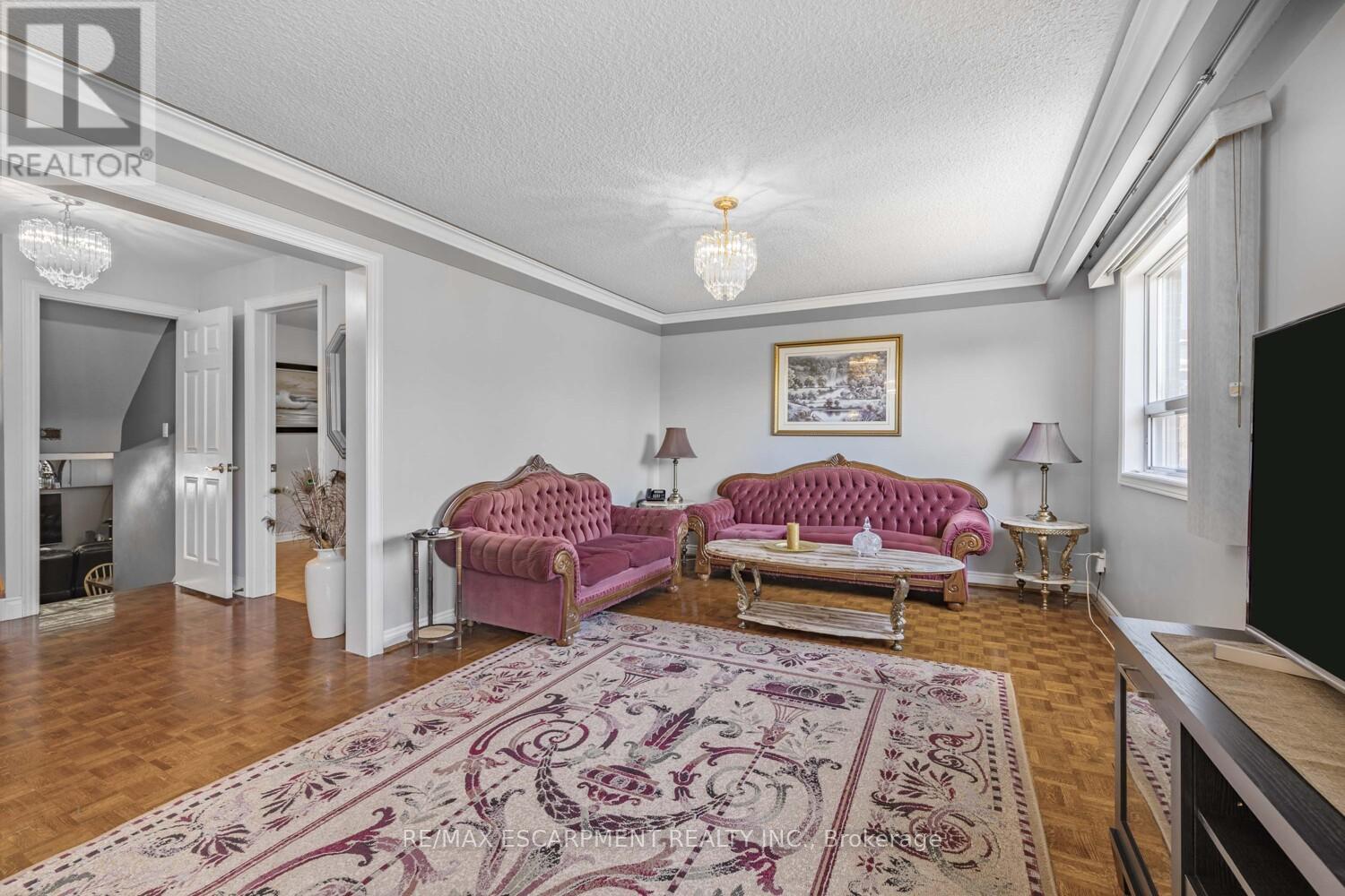 1227 Alexandra Avenue, Mississauga, Ontario  L5E 2A4 - Photo 24 - W12130837