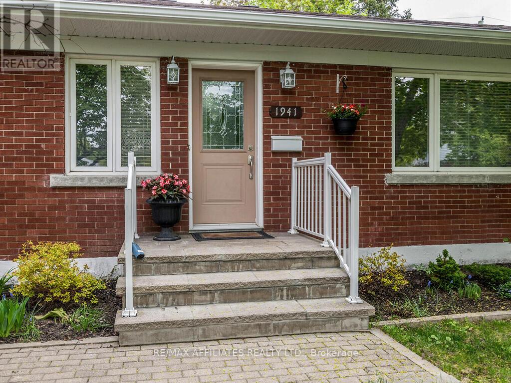 Property at 1941 HAIG DRIVE image 2