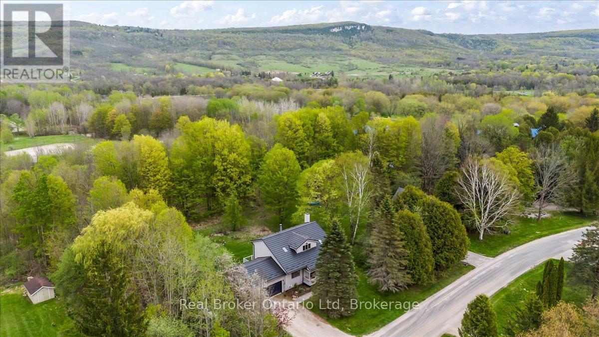 109 Wodehouse Court, Grey Highlands, Ontario  N0C 1G0 - Photo 4 - X12149234