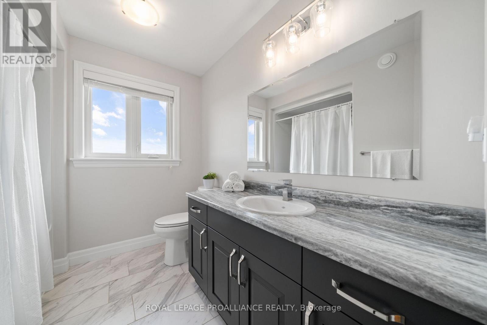 73 Hummingbird Drive, Belleville, Ontario  K8N 0H2 - Photo 32 - X12149224