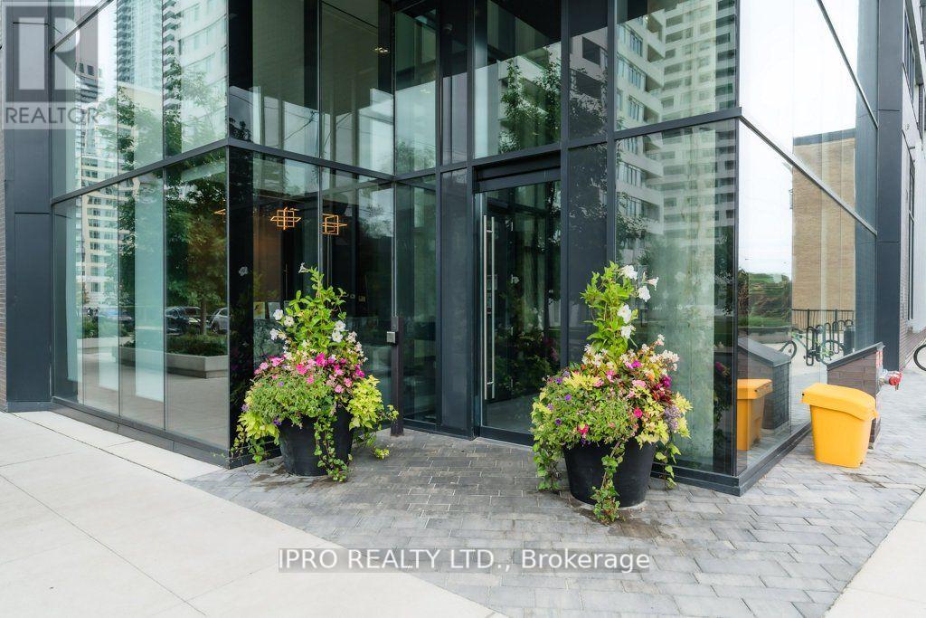 1205 - 11 Lillian Street, Toronto, Ontario  M4S 0C3 - Photo 2 - C12149244