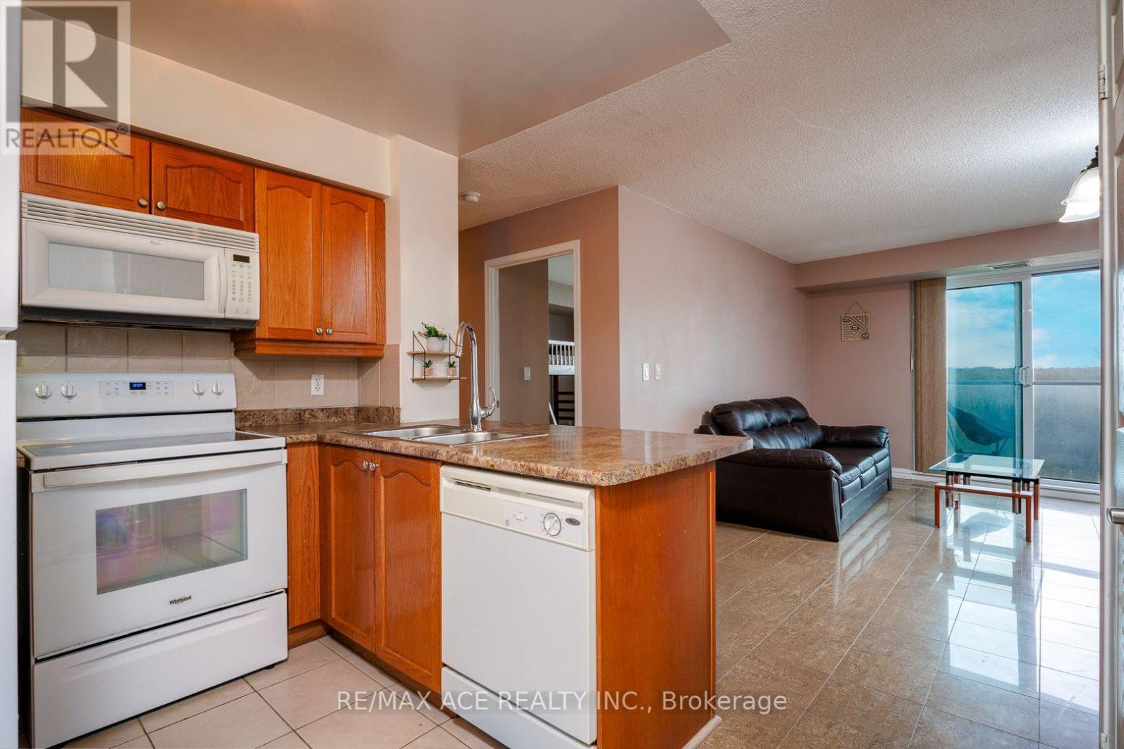 605 - 18 Valley Woods Road, Toronto, Ontario  M3A 0A1 - Photo 7 - C12149251