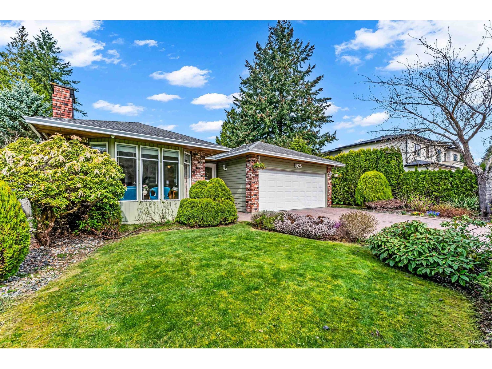 1925 Southmere Crescent, Surrey, British Columbia  V4A 6V6 - Photo 2 - R3002361