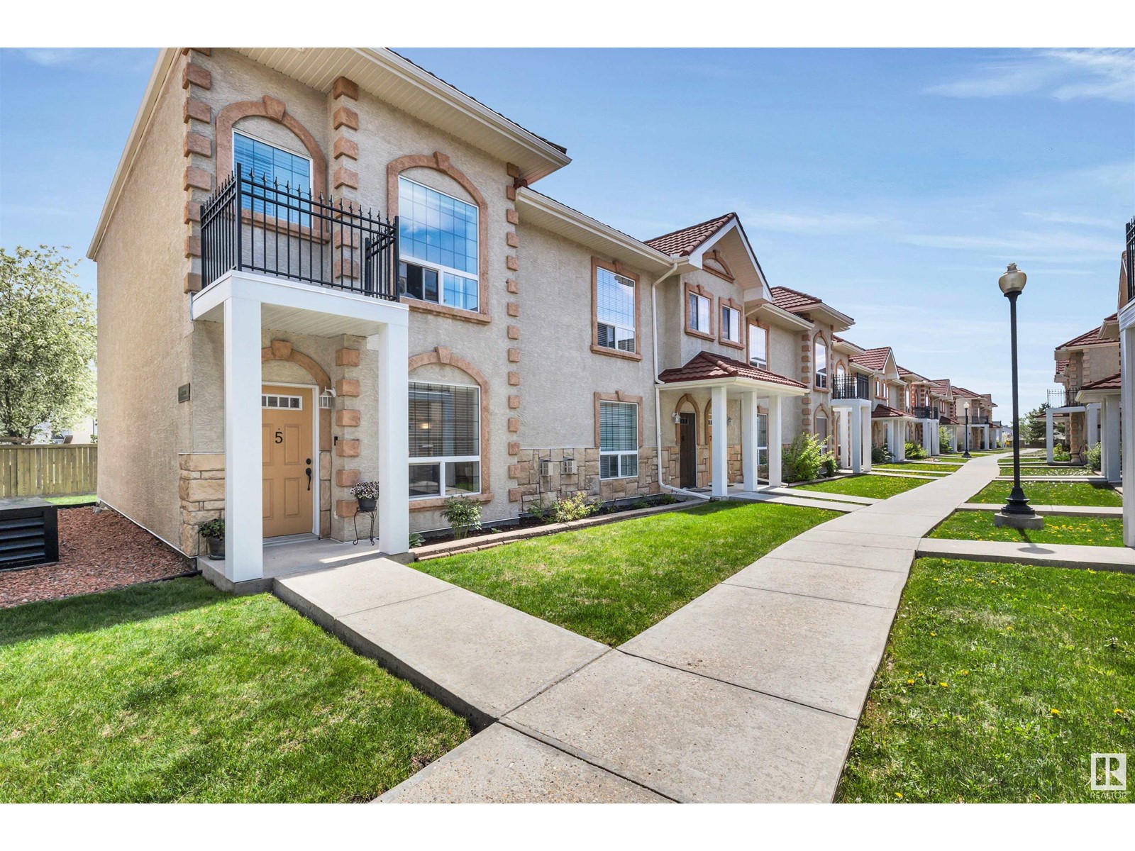 Property at #5 13825 155 AV NW image 3