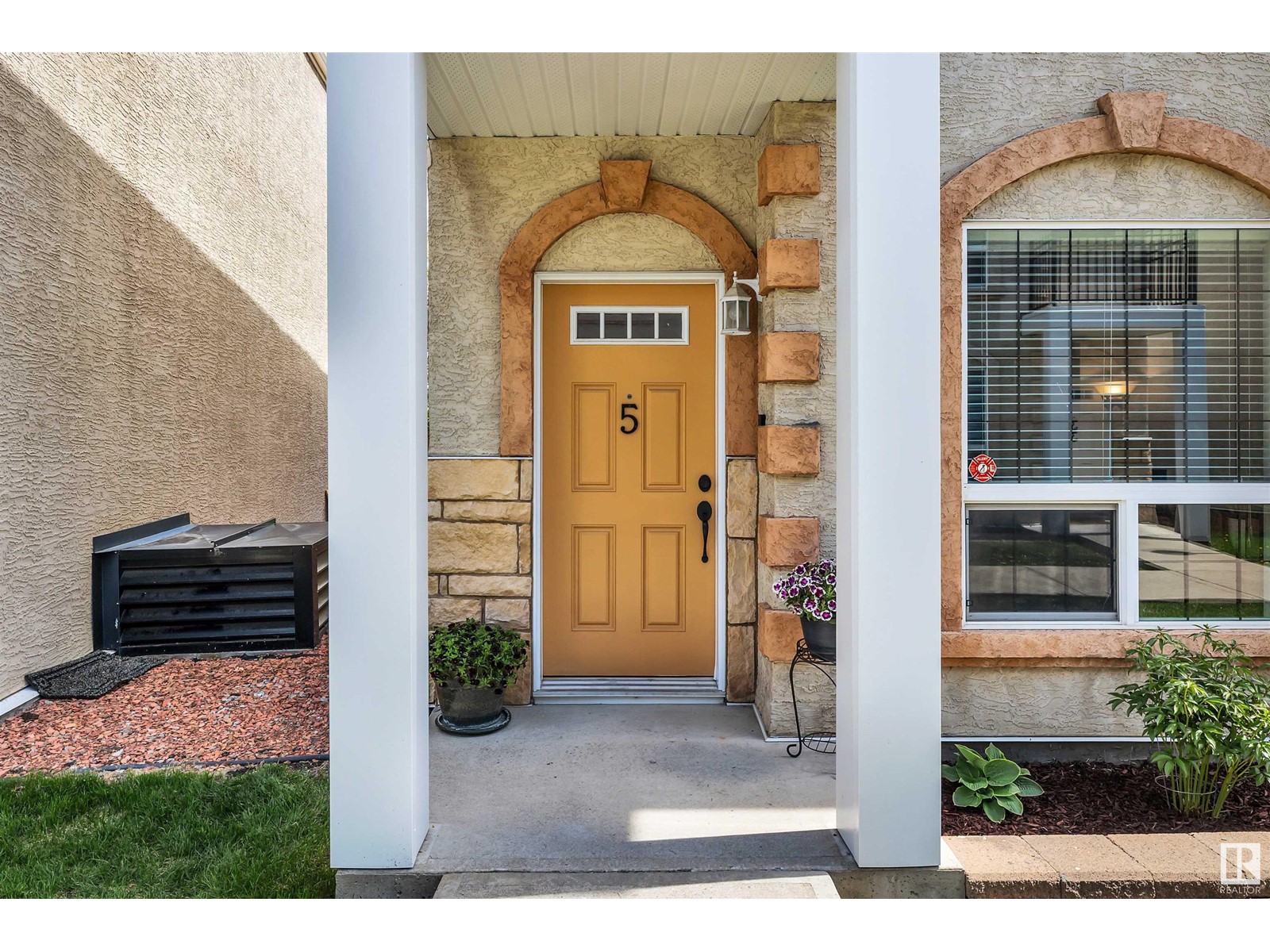 Property at #5 13825 155 AV NW image 5