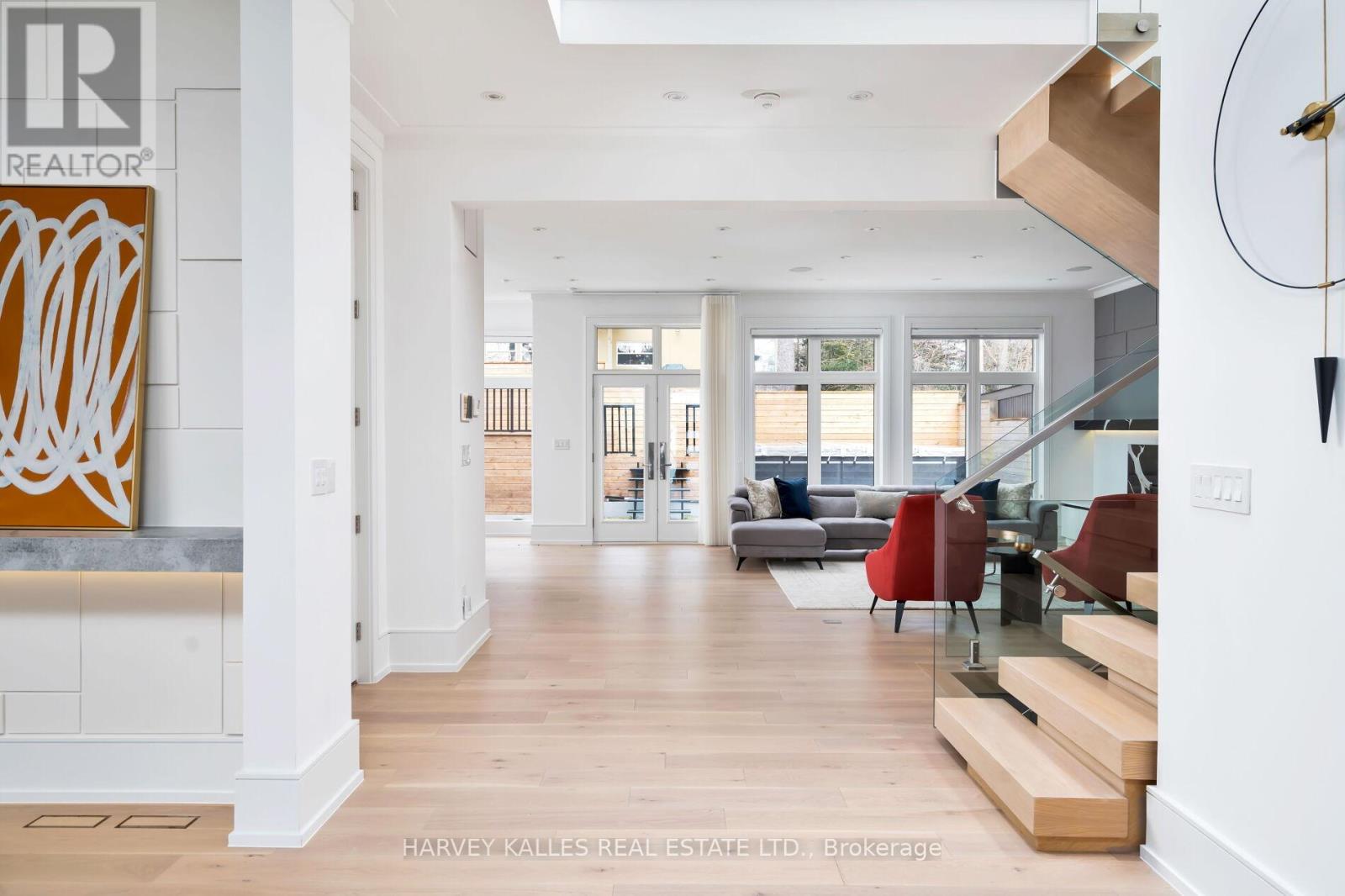 837 Royal York Road, Toronto, Ontario  M9Y 2V1 - Photo 11 - W12149232