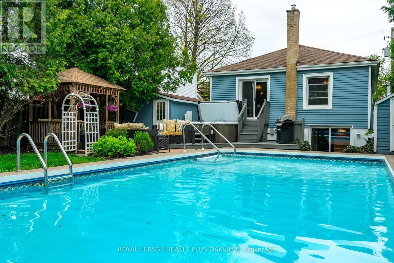 548 Regina Drive, Burlington, Ontario  L7S 1L6 - Photo 41 - W12149252
