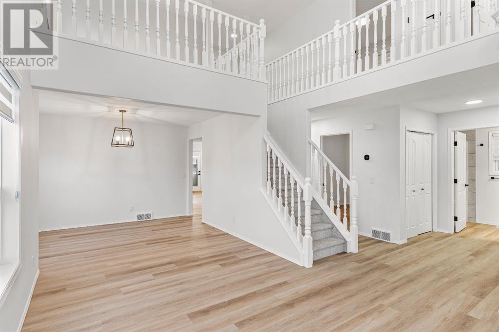 Property at 9 Saddlemead Road NE image 3