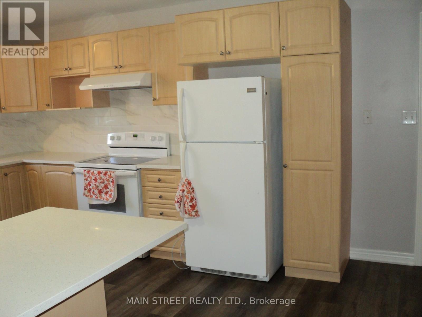 Upper Unit - 43 Spitfire Drive, Hamilton, Ontario  L0R 1W0 - Photo 4 - X12149225