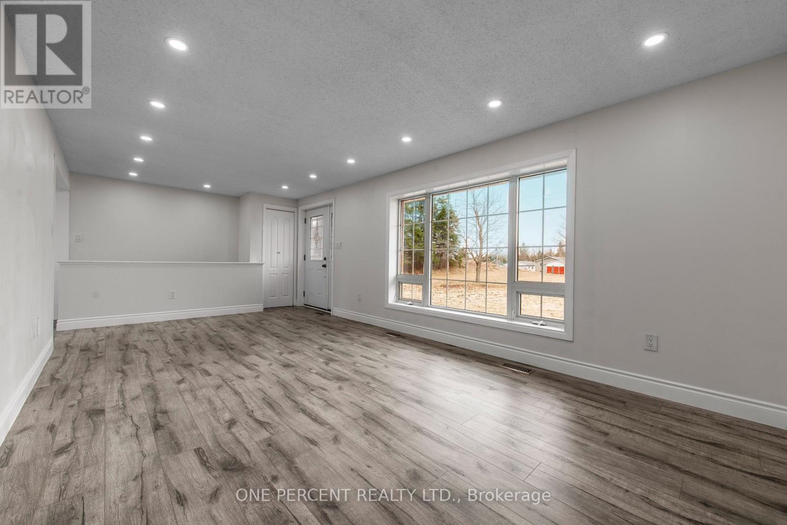 Property at 156011 HIGHWAY 10 image 3