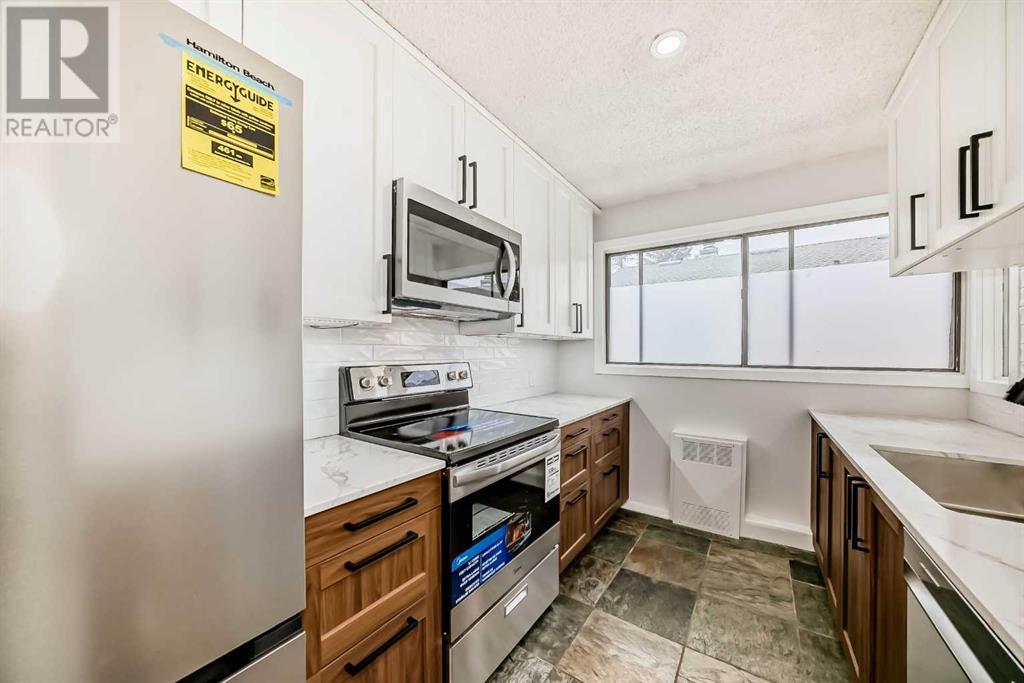 Property at 18, 2400 15 Street SW image 5
