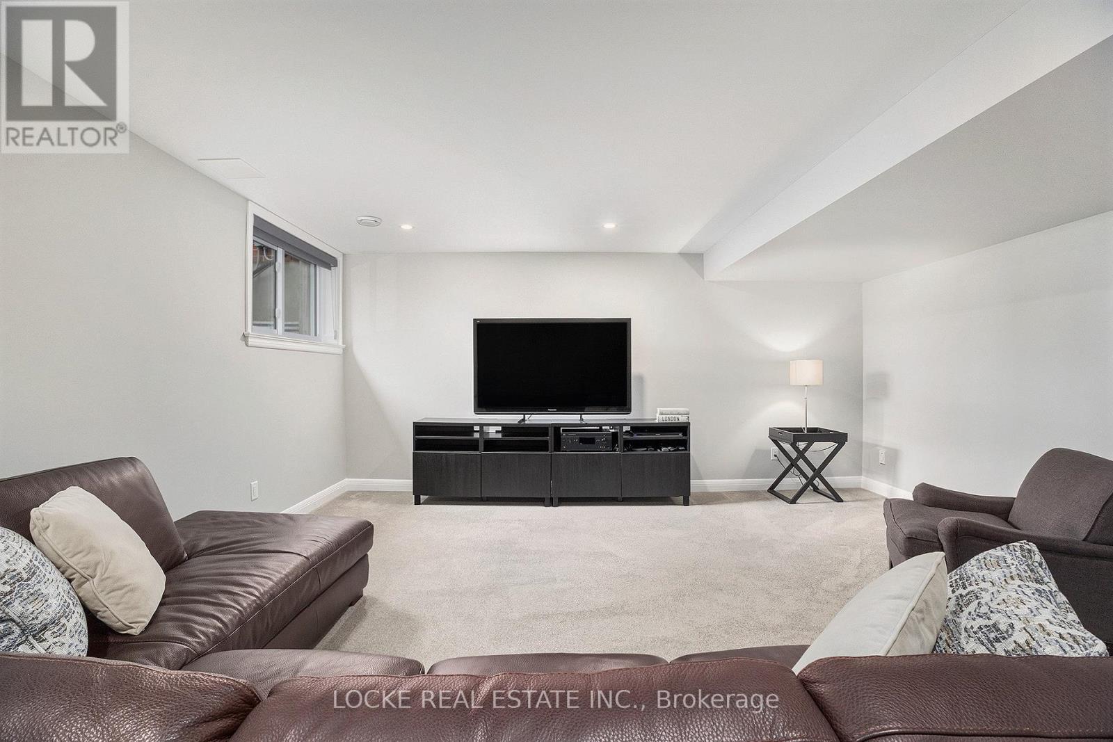 517 Pimiwidon Street, Ottawa, Ontario  K1K 5A1 - Photo 40 - X12149265