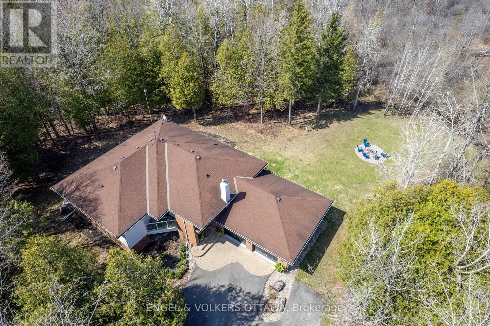 7359 Marcella Drive, Ottawa, Ontario  K4P 1P7 - Photo 38 - X12149270