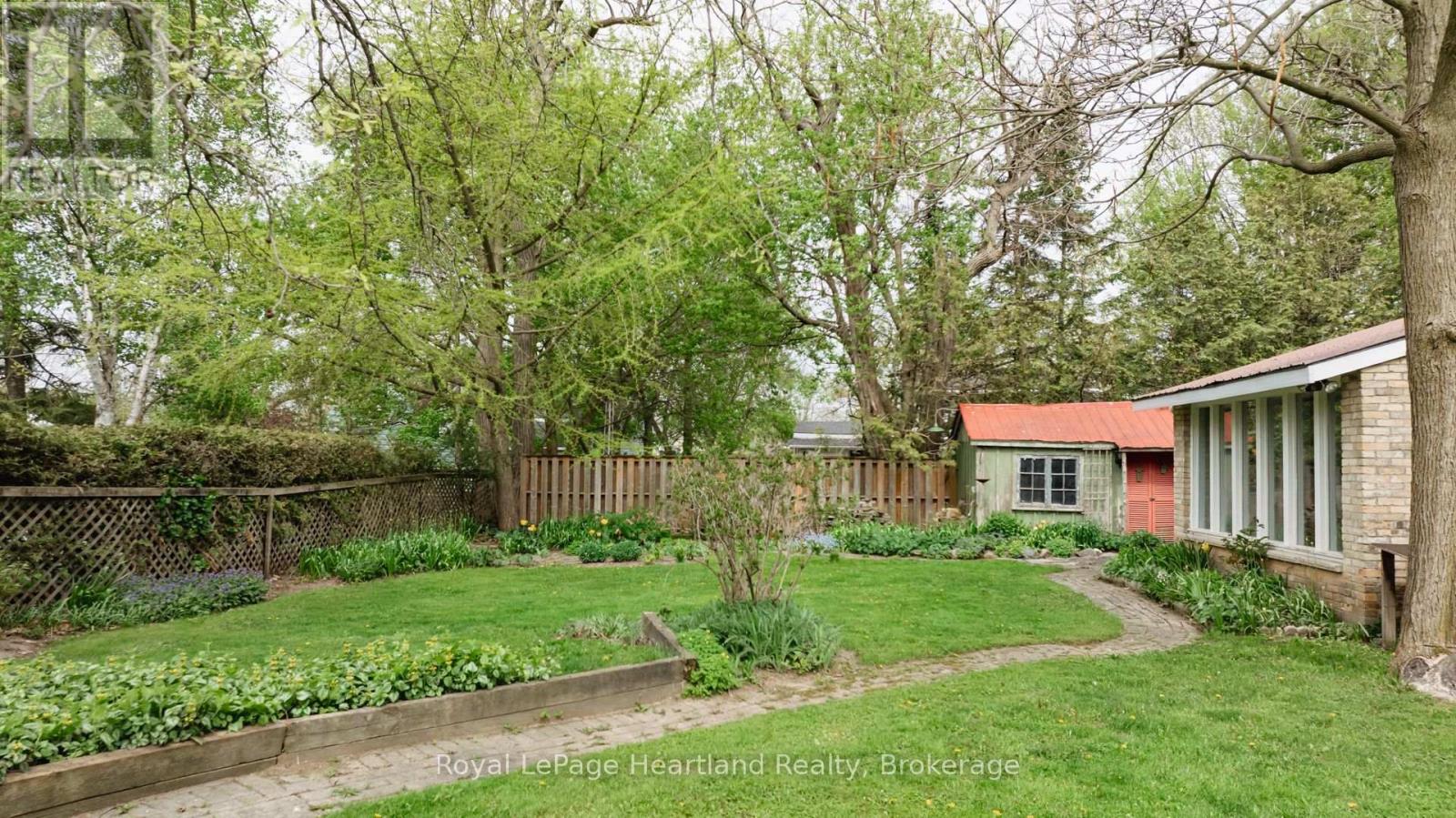 70 Kruse Drive, Huron East, Ontario N0K 1W0 - Photo 38 - X12149260