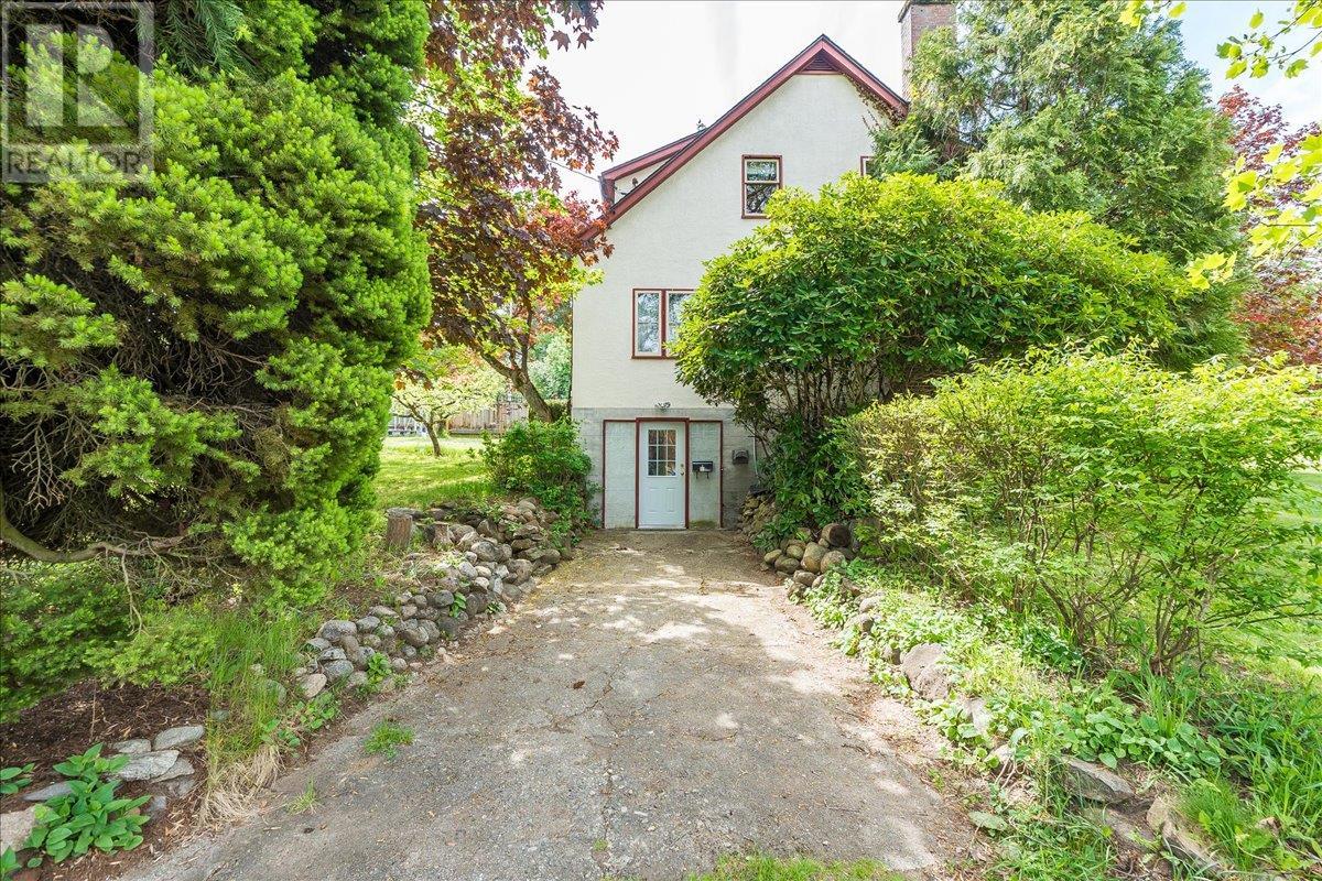102 18th Street, Castlegar, British Columbia  V1N 2M7 - Photo 28 - 10347934