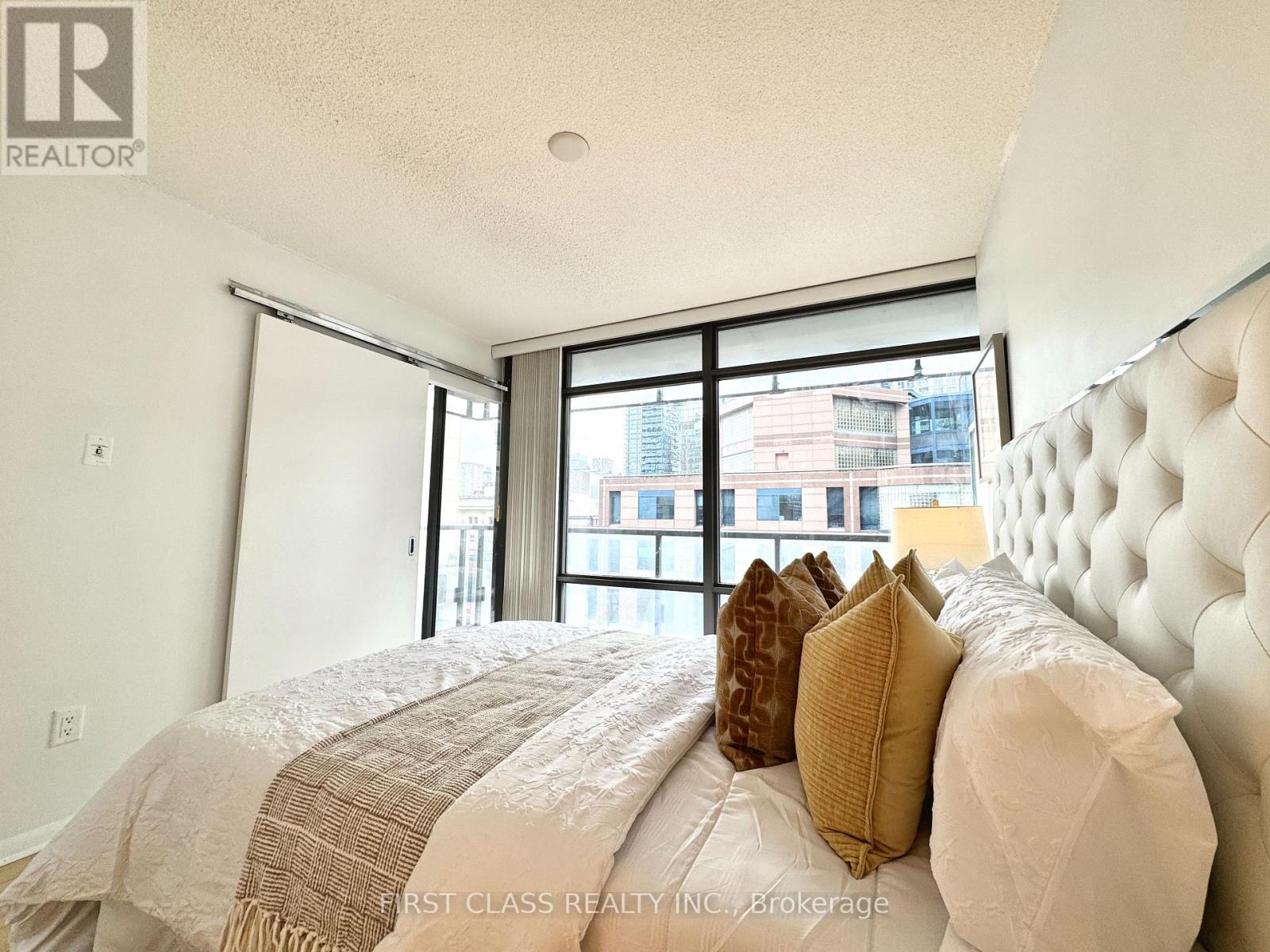 1107 - 38 Grenville Street, Toronto (Bay Street Corridor), Ontario  M4Y 1A5 - Photo 19 - C12149029