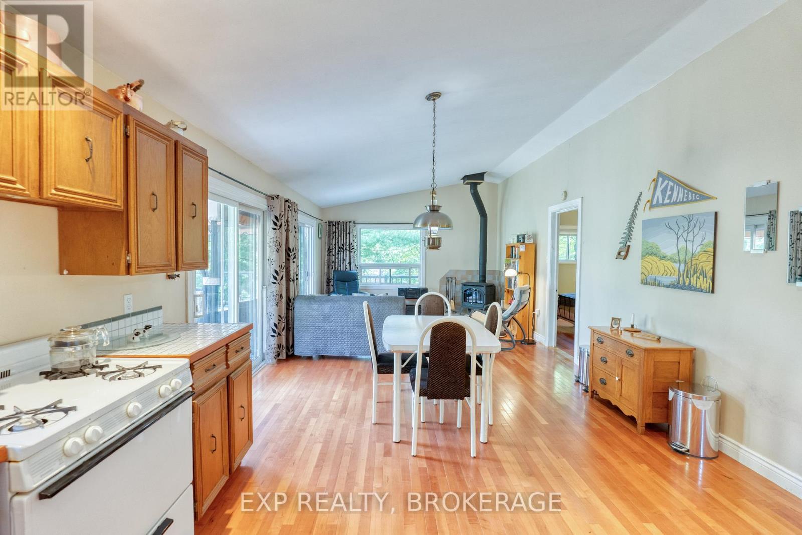 1040 Waters Edge Lane, Frontenac (Frontenac Centre), Ontario  K0H 1B0 - Photo 6 - X12119152