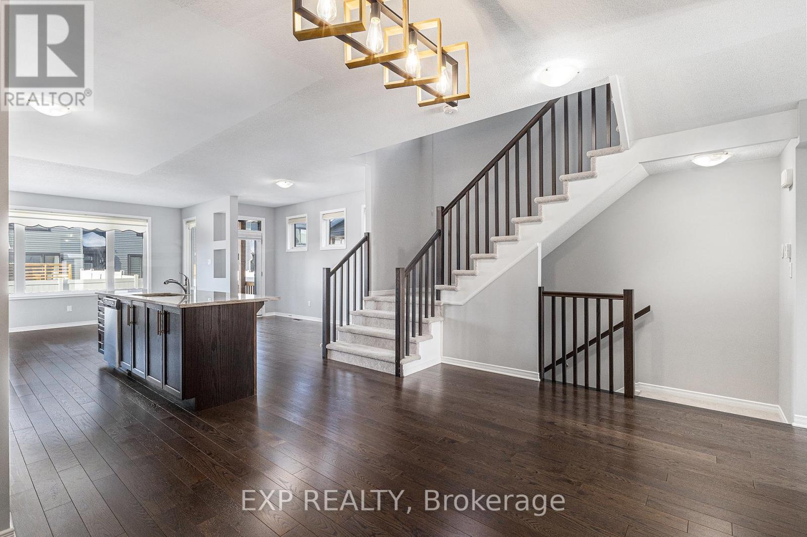 379 Cope Drive, Ottawa, Ontario  K2V 0P7 - Photo 7 - X12132880