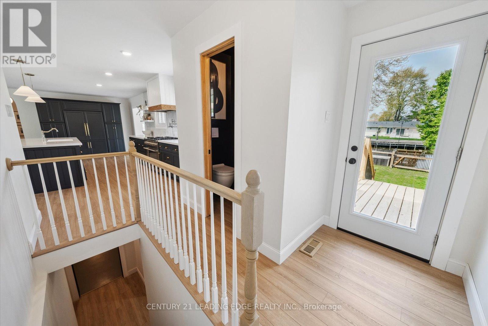 698 Lake Drive S, Georgina (Keswick South), Ontario  L4P 1V1 - Photo 23 - N12149257