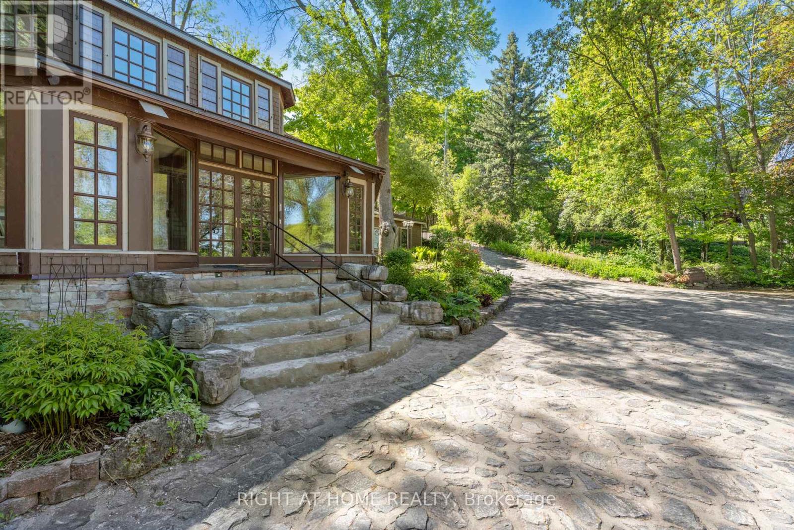 345 Brewery Lane, Orillia, Ontario  L3V 7H6 - Photo 2 - S12149263